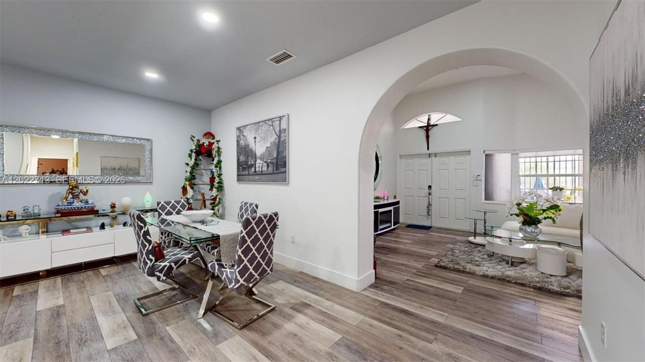 357 W 44th St , Hialeah, FL 33012 Photo