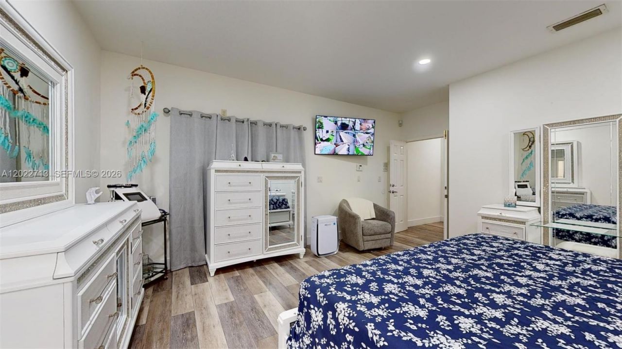 357 W 44th St , Hialeah, FL 33012 Photo