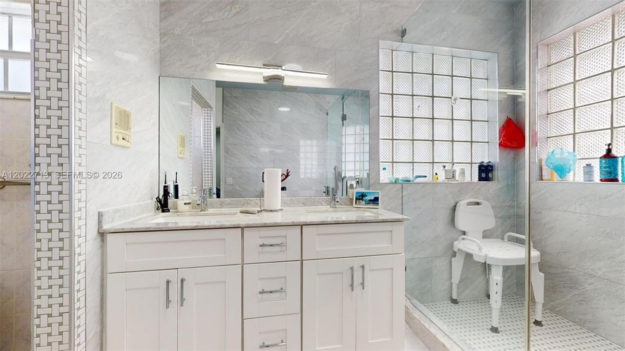 357 W 44th St , Hialeah, FL 33012 Photo