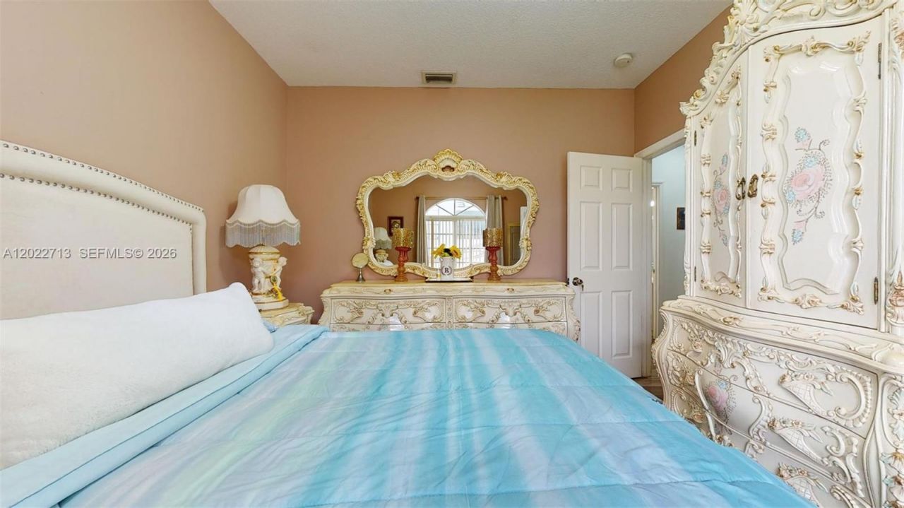 357 W 44th St , Hialeah, FL 33012 Photo