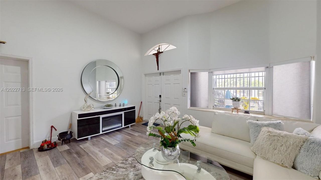 357 W 44th St , Hialeah, FL 33012 Photo