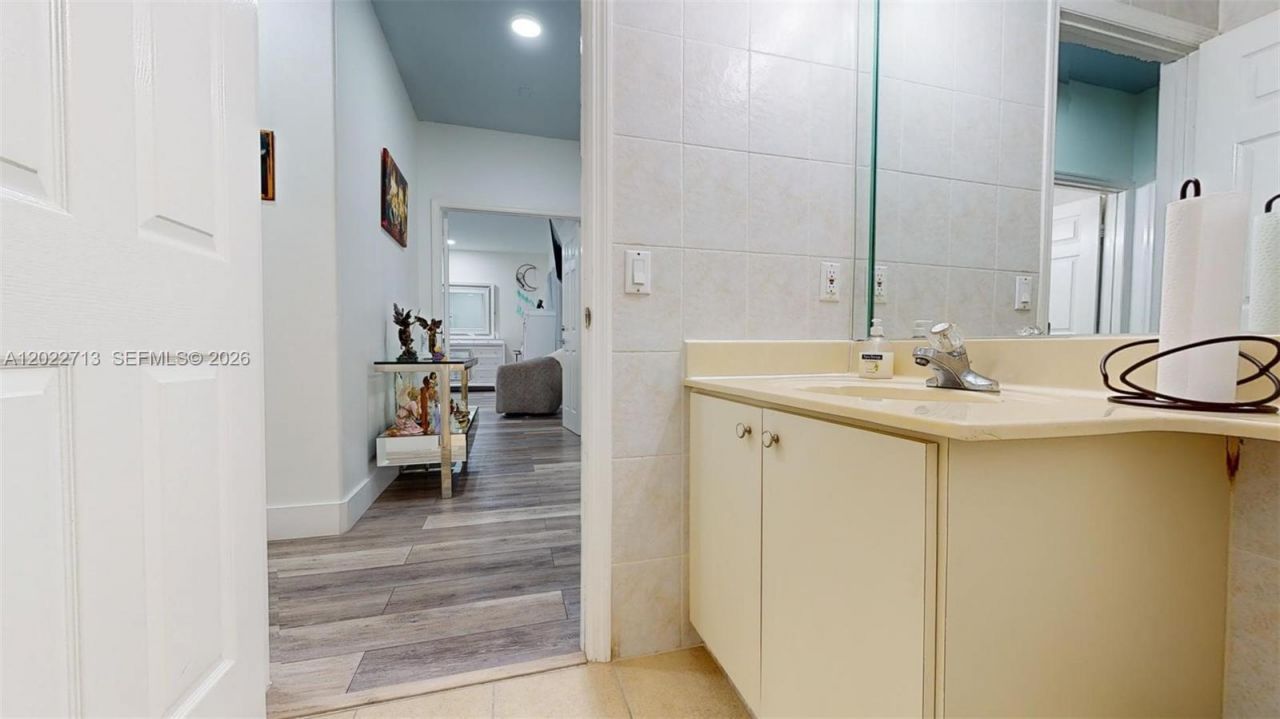 357 W 44th St , Hialeah, FL 33012 Photo