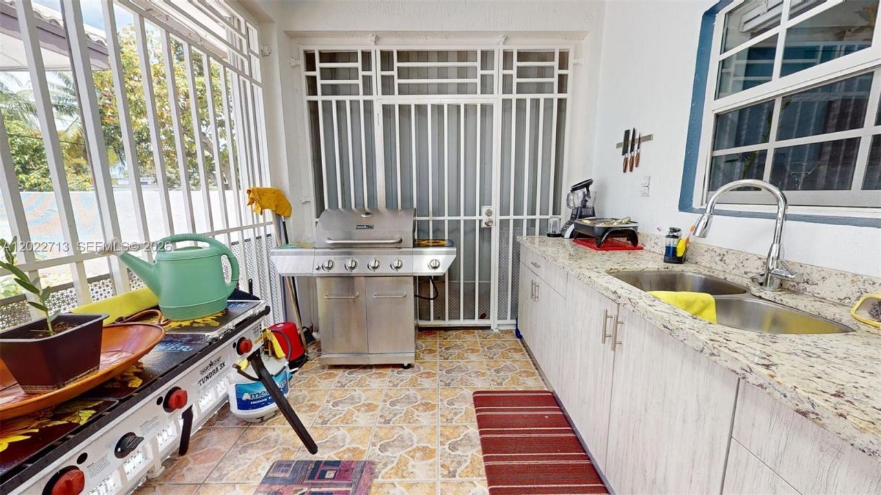 357 W 44th St , Hialeah, FL 33012 Photo