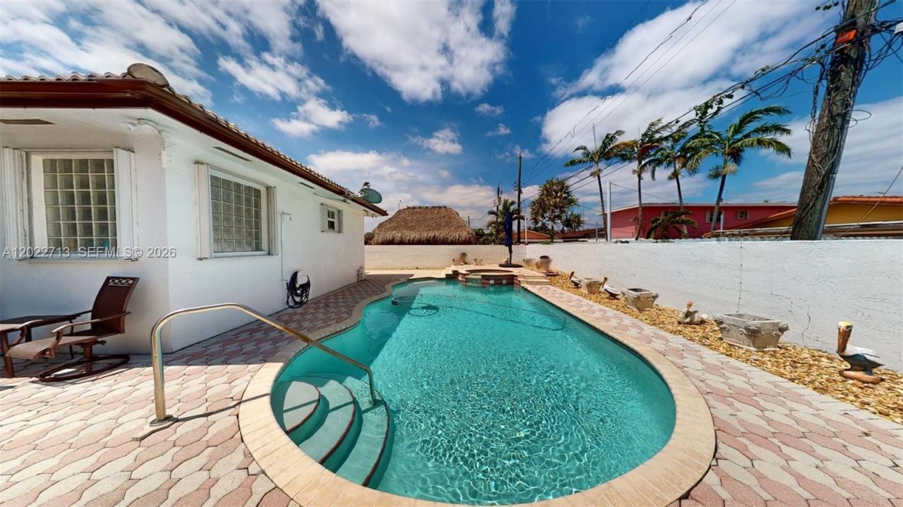 357 W 44th St , Hialeah, FL 33012 Photo