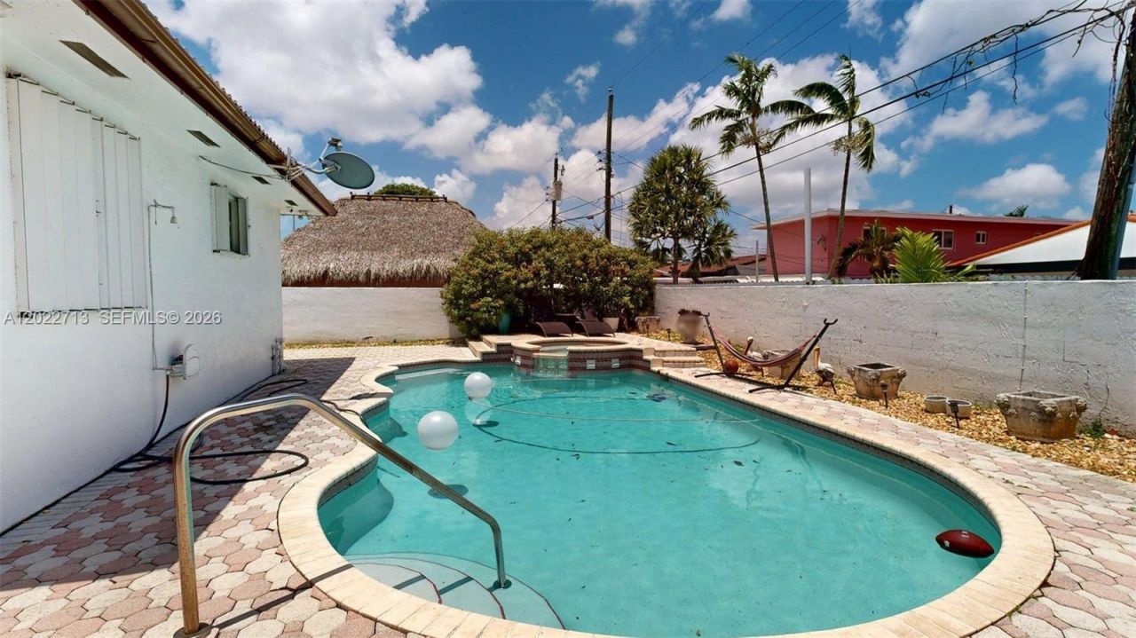 357 W 44th St , Hialeah, FL 33012 Photo