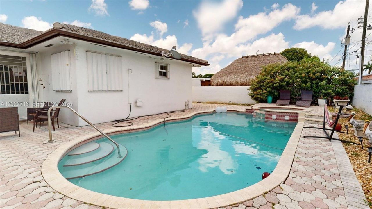 357 W 44th St , Hialeah, FL 33012 Photo