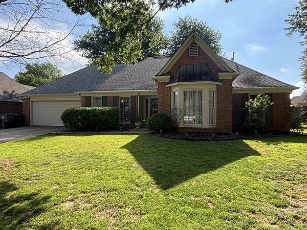 2646 TWISTED OAK CV S, Cordova, TN 38016