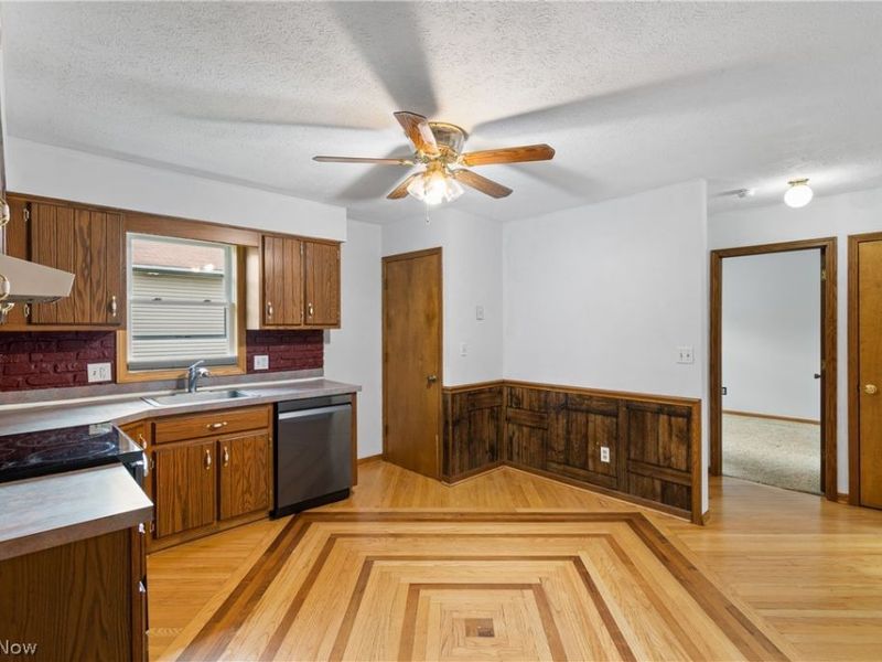 343 3rd Street, Wadsworth, OH 44281 Photo 4