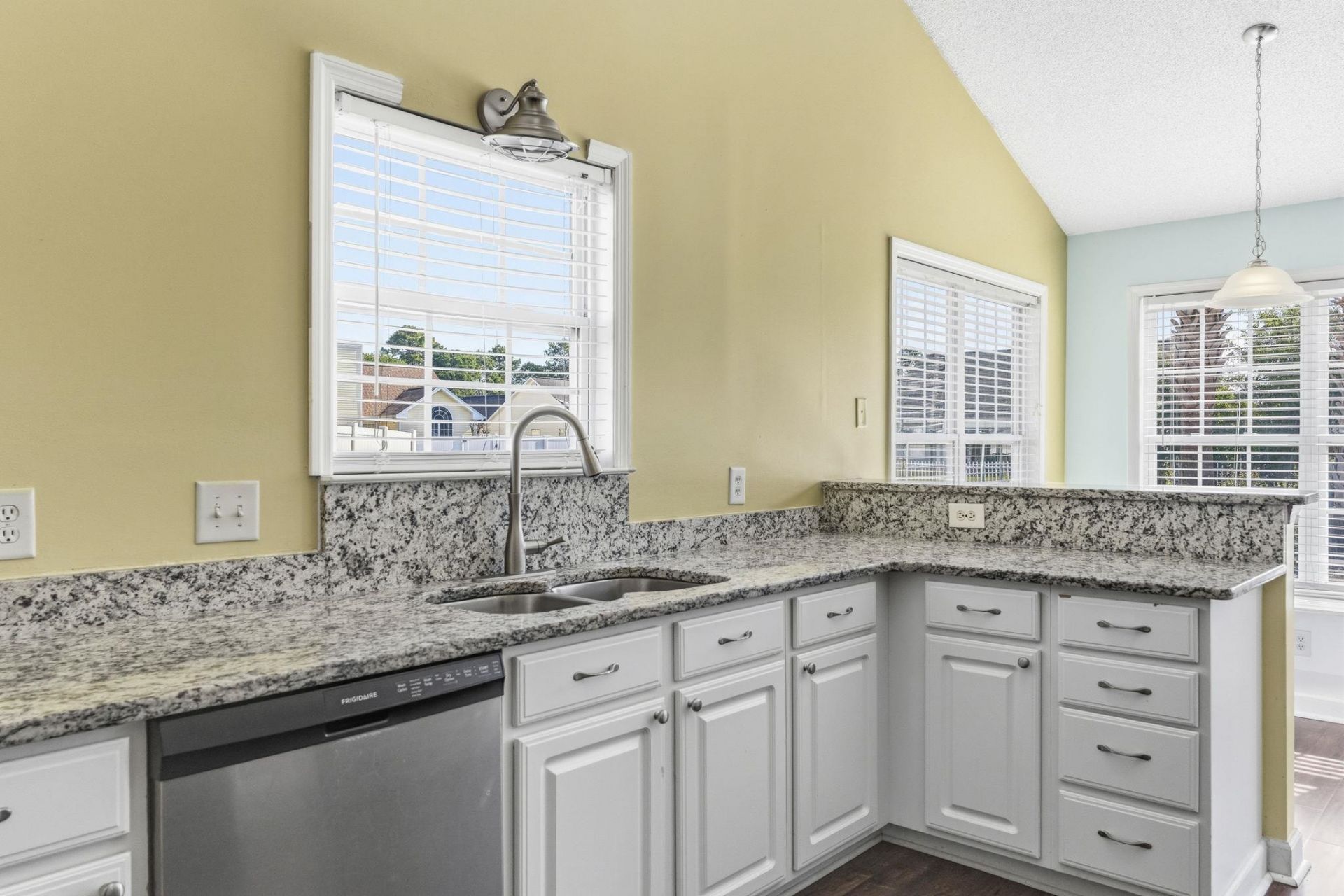 8224 Autumn Pond Ct. Photo 10