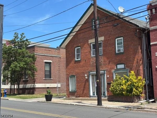 18 Mountain Ave, Bound Brook, NJ 08805