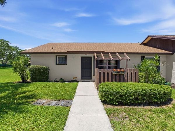 21 Vía De Casas Norte, Boynton Beach, FL 33426