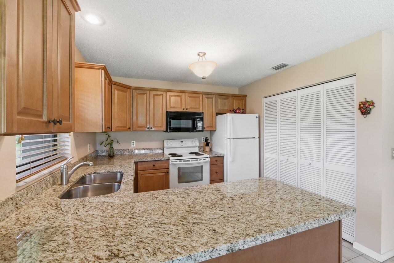 21 Vía De Casas Norte, Boynton Beach, FL 33426 Photo