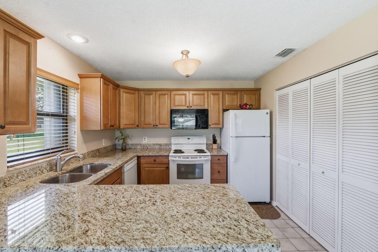 21 Vía De Casas Norte, Boynton Beach, FL 33426 Photo