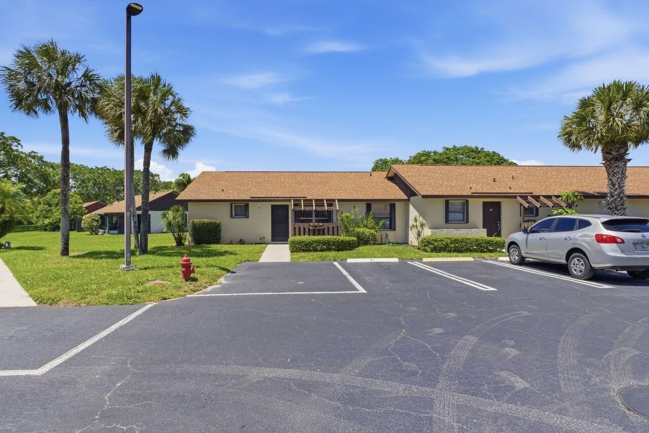 21 Vía De Casas Norte, Boynton Beach, FL 33426 Photo