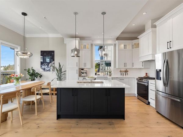 932 Arcadia St , Esquimalt, BC V9A 5X1