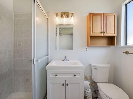 1699 W J St, Oakdale, CA 95361 Photo
