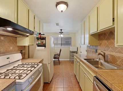 1699 W J St, Oakdale, CA 95361 Photo