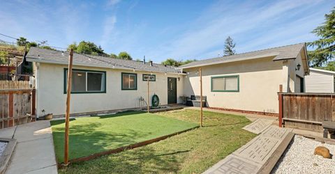 1699 W J St, Oakdale, CA 95361 Photo