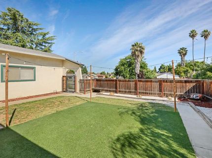 1699 W J St, Oakdale, CA 95361 Photo