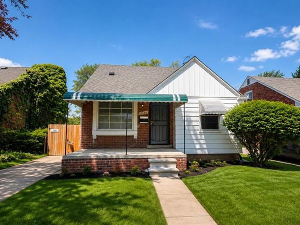 12585 Duchess Street, Detroit, MI 48224
