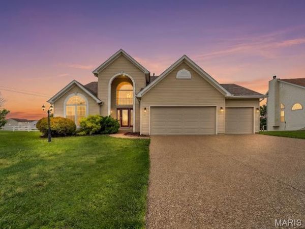 102 Stewart Springs Drive, Wentzville, MO 63385