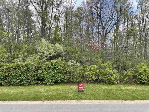 53264 Summer Breeze Drive, South Bend, IN 46637