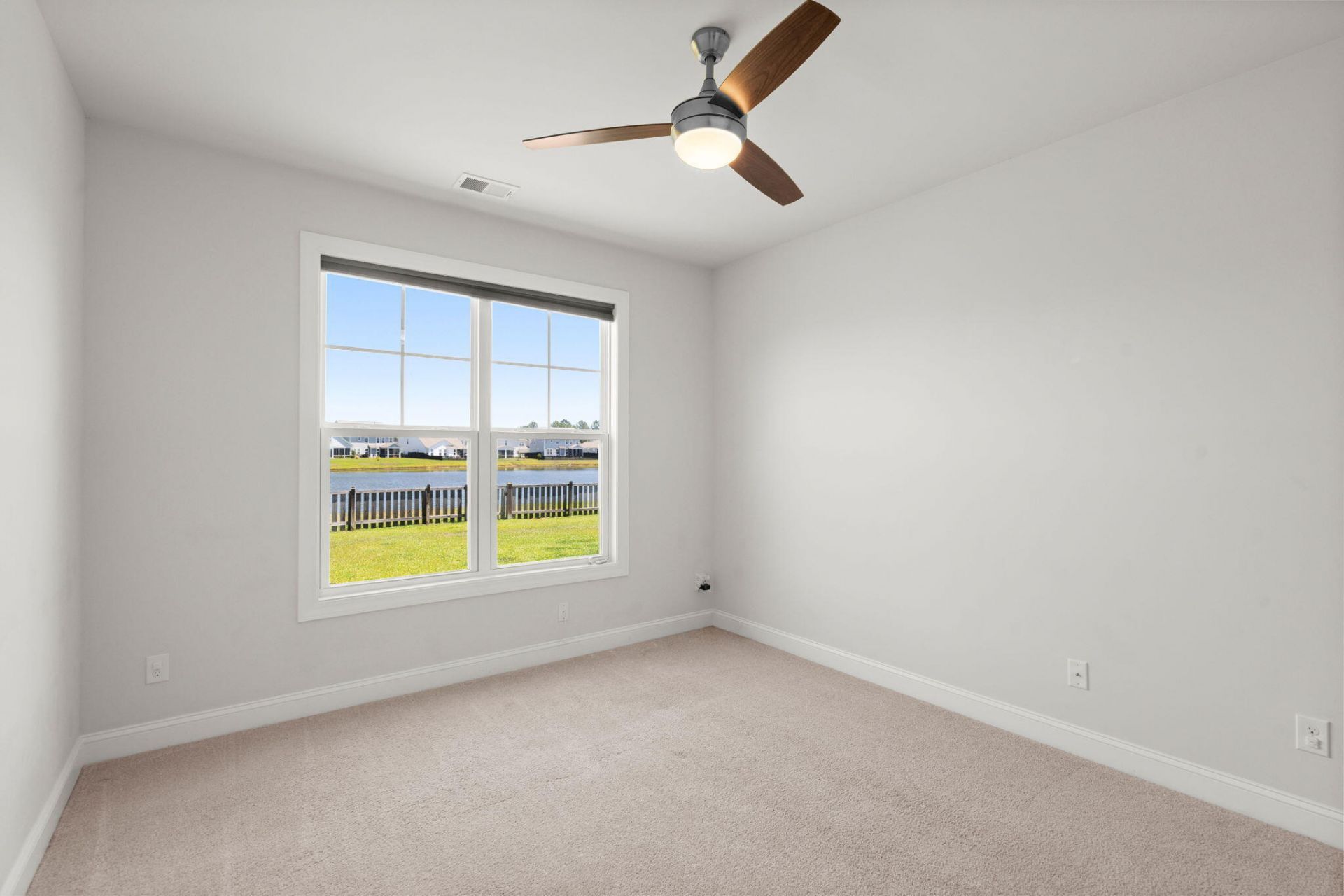 226 Seaworthy Street Photo 27