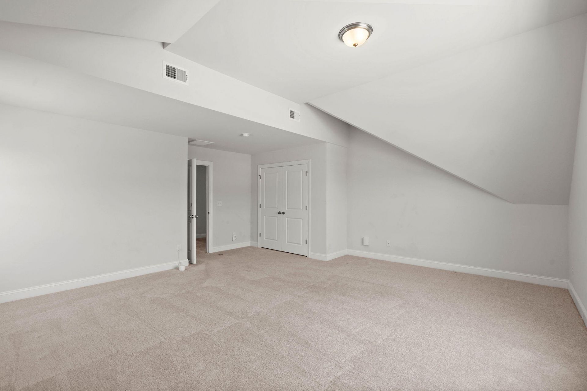 226 Seaworthy Street Photo 33