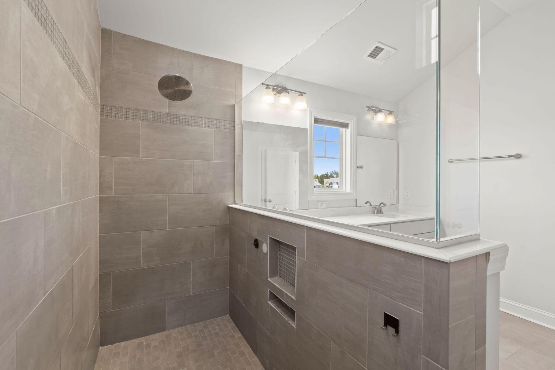 226 Seaworthy Street Photo 38