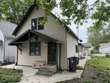 2011 AVENUE D, COUNCIL BLUFFS, IA 51501