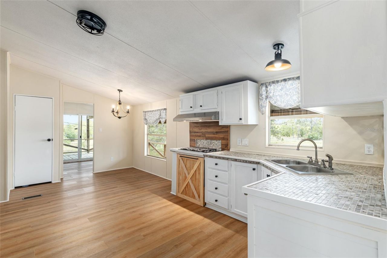 9950 SE 136th Terrace , Dunnellon, FL 34431 Photo