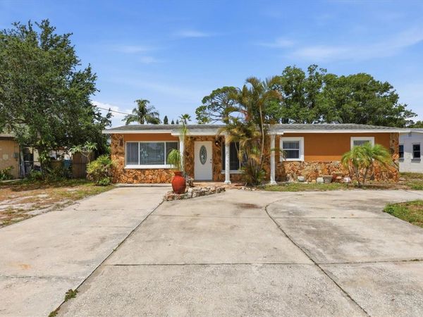 721 BAYSHORE DRIVE , TARPON SPRINGS, FL 34689