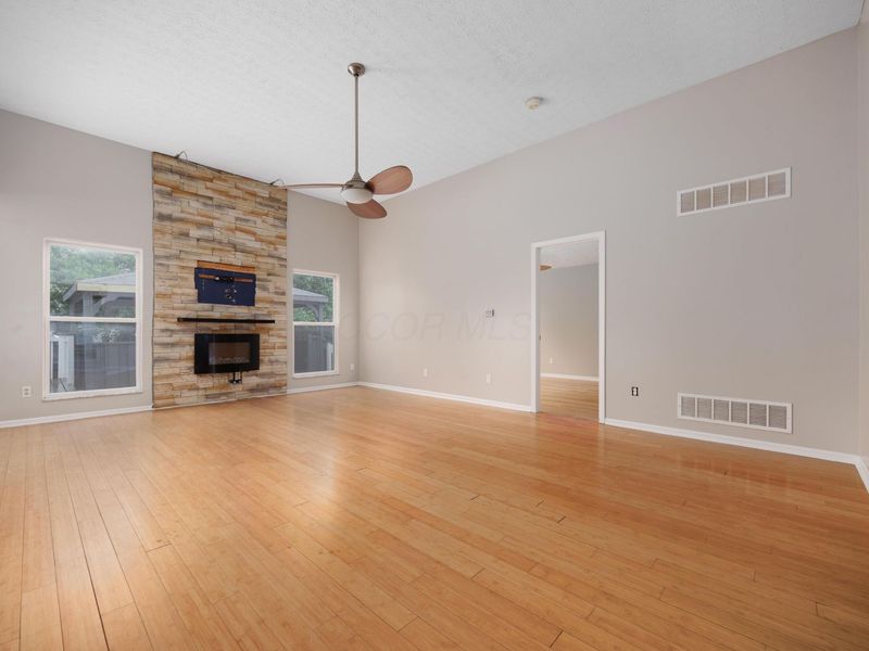 3477 Hail Ridge Drive, Reynoldsburg, OH 43068 Photo 3