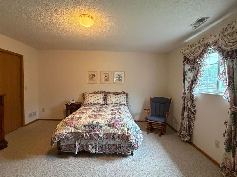 4837 Blendon Park Drive, Columbus, OH 43230 Photo 12