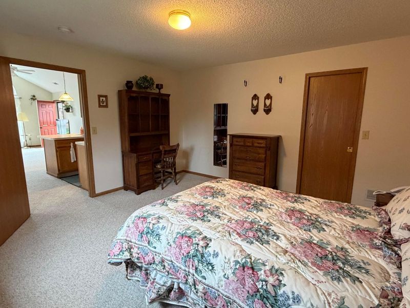 4837 Blendon Park Drive, Columbus, OH 43230 Photo 13