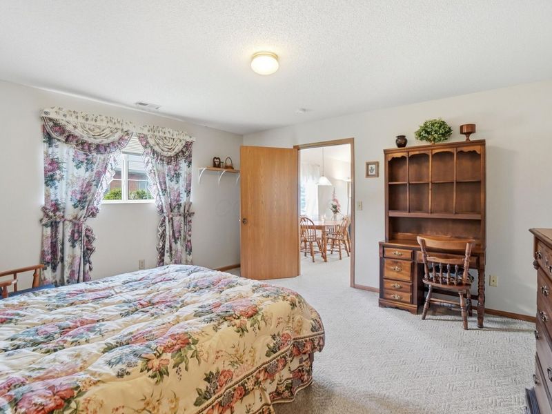 4837 Blendon Park Drive, Columbus, OH 43230 Photo 14