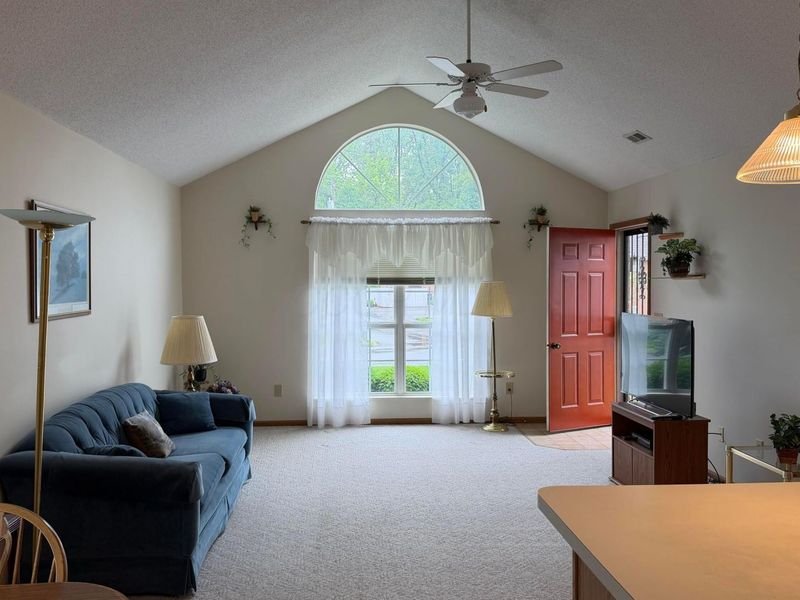 4837 Blendon Park Drive, Columbus, OH 43230 Photo 3