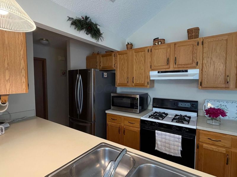 4837 Blendon Park Drive, Columbus, OH 43230 Photo 8