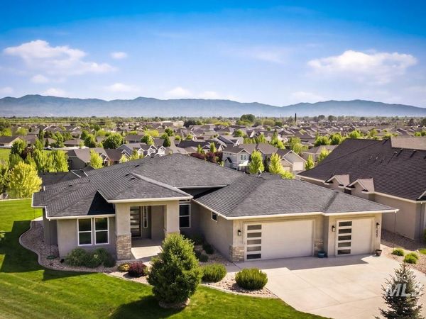 2000 E Lodge Trail Dr, Meridian, ID 83642