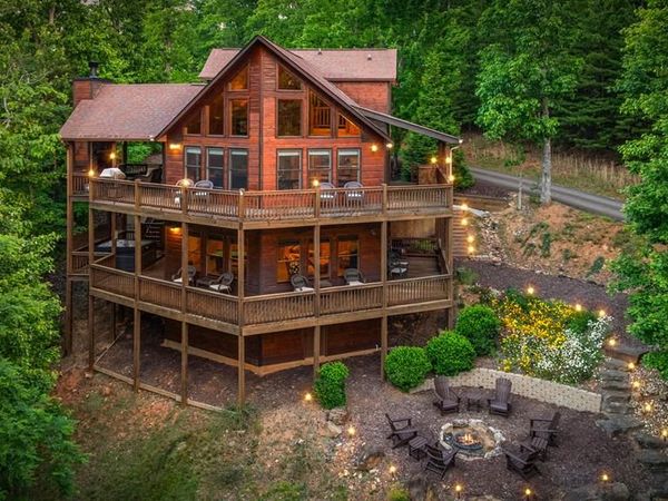 58 Overlook Way, Blue Ridge, GA 30513