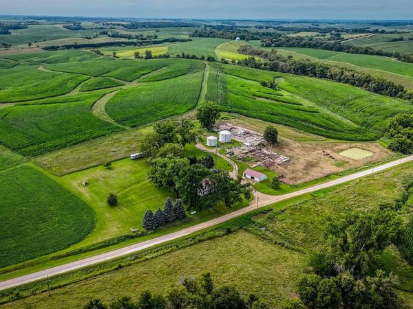 2724 102nd Avenue, Wheatland, IA 52777