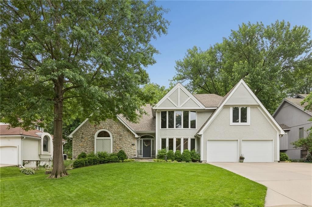 142 The Woodlands Drive, Gladstone, MO 64119 Main Photo