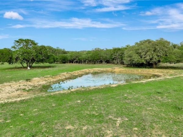 16297B State Highway 111 E , Yoakum, TX 77995