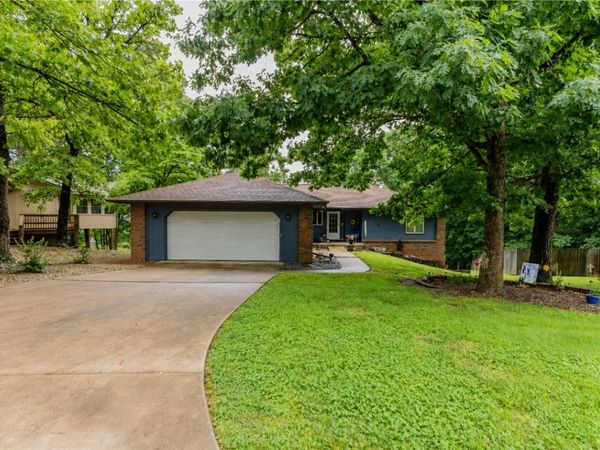 135 Mayfair Drive , Bella Vista, AR 72715
