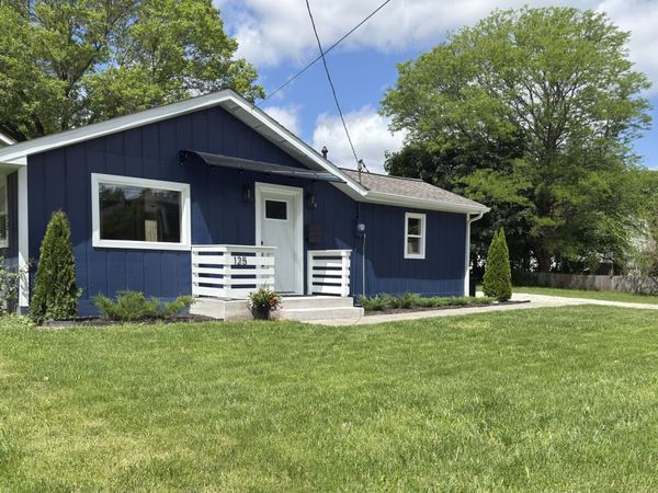 125 S College Street , Batavia, IL 60510