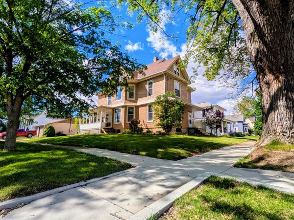 407 S Cherry Street , Morrison, IL 61270