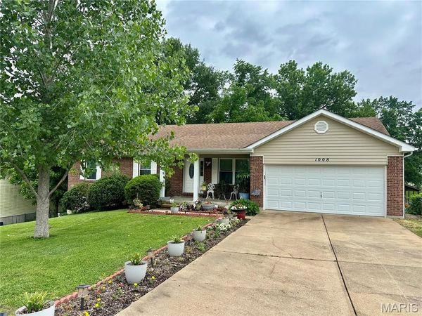 1008 Cross Creek Drive , Imperial, MO 63052