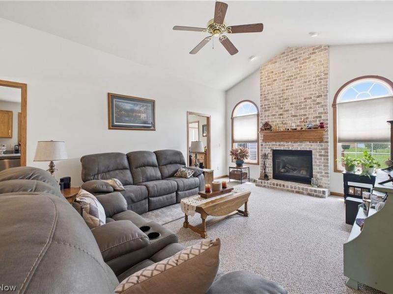 2018 Fox Chase Court, Mineral Ridge, OH 44440 Photo 4