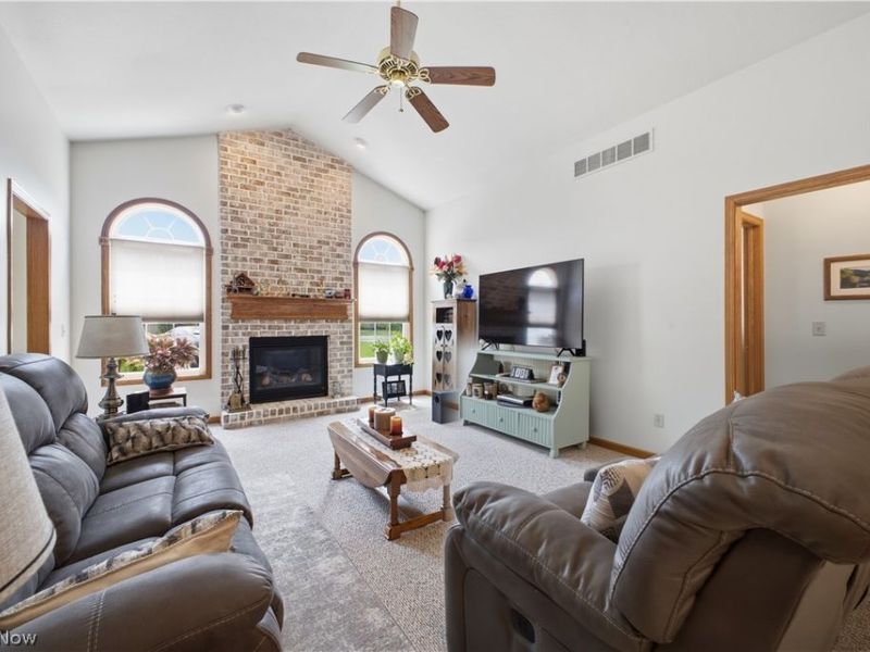 2018 Fox Chase Court, Mineral Ridge, OH 44440 Photo 5