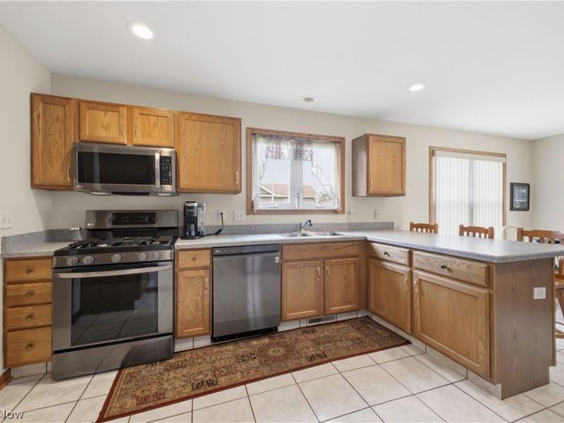 2018 Fox Chase Court, Mineral Ridge, OH 44440 Photo 8